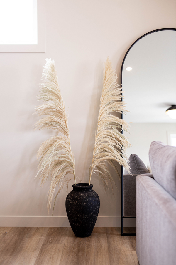 Mykonos black urn pot vase - Luxe B Pampas Grass  Canada , dried flowers and pampas grass Canadian Company. Bulk and wholesale dried flowers and pampas grass fluffy. Large White Pampas Grass Toronto